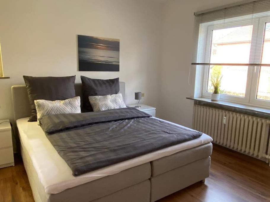 Feddersen Living Grosse Ferienwohnung - Garten - Terrasse - Smart Tv - Netflix Brunsbuttel Exterior photo